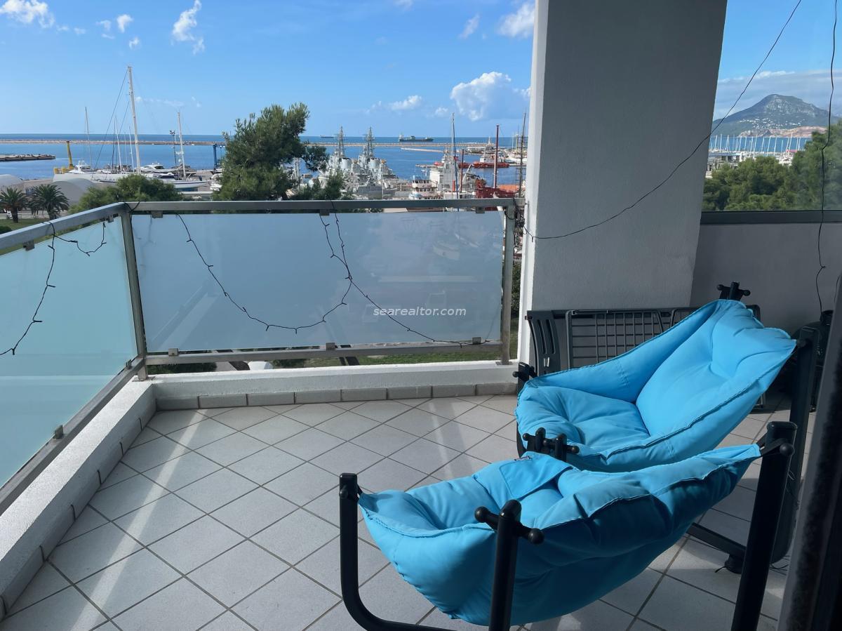 Three-room apartment on the First Line of the Sea, 86 m2 - Bar