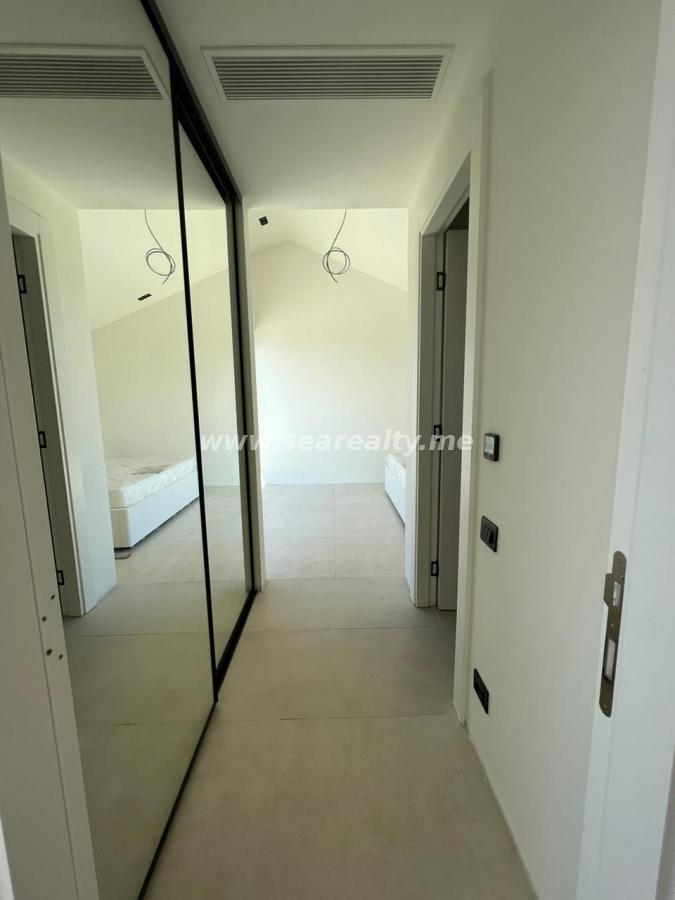 Gallery image 14