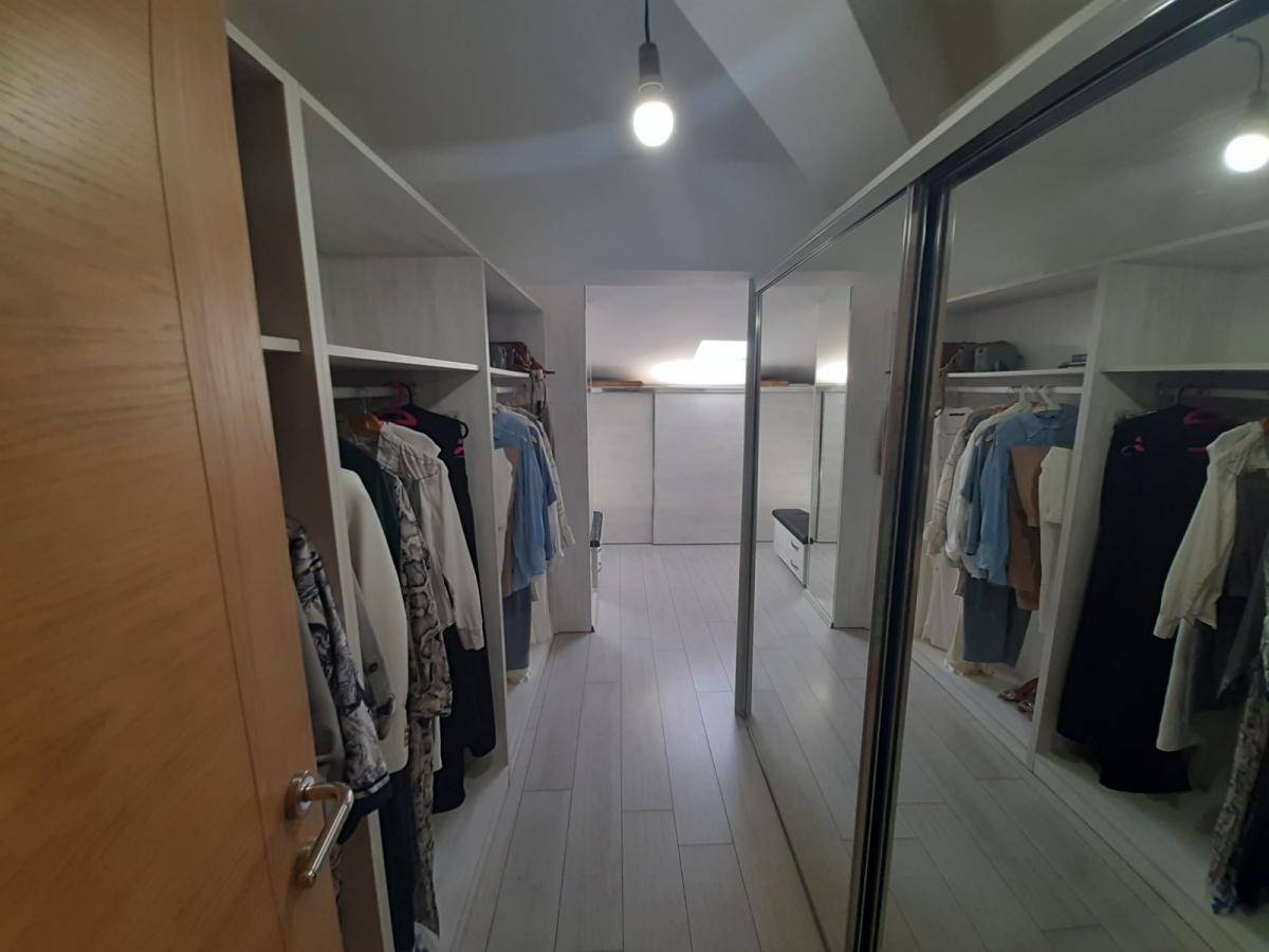 Gallery image 7