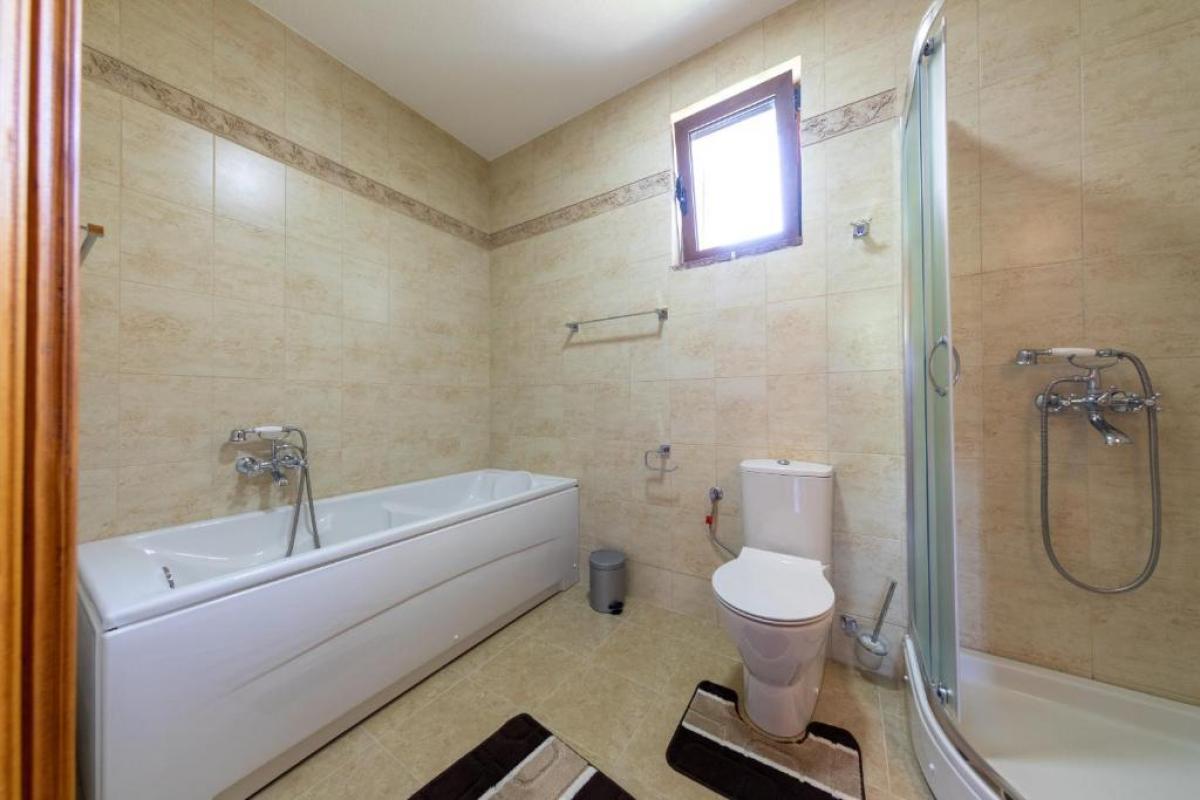 Gallery image 10
