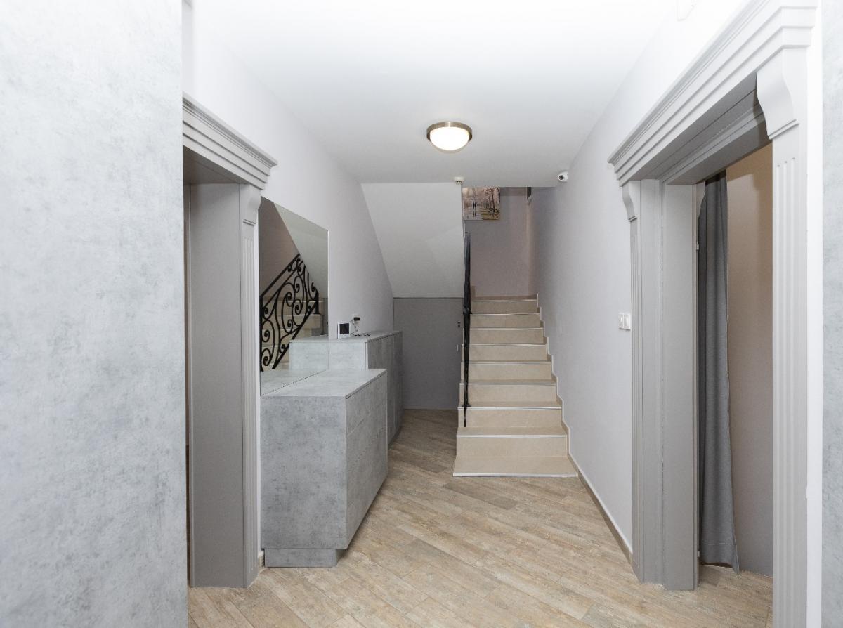 Gallery image 9