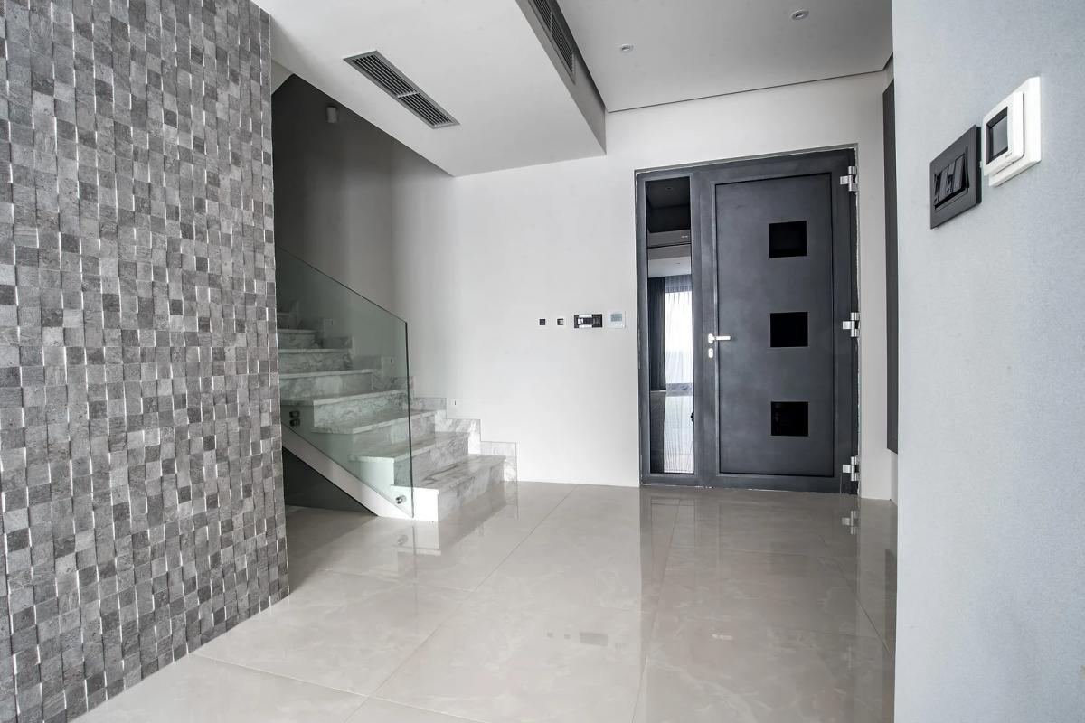Gallery image 8
