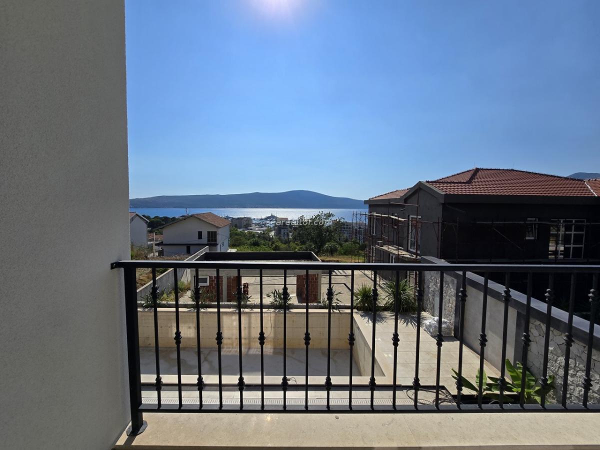 New two-bedroom apartment in Tivat - sea view