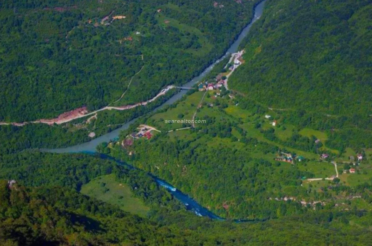 Plot of land along the Piva River – Šćepan Polje, Plužine