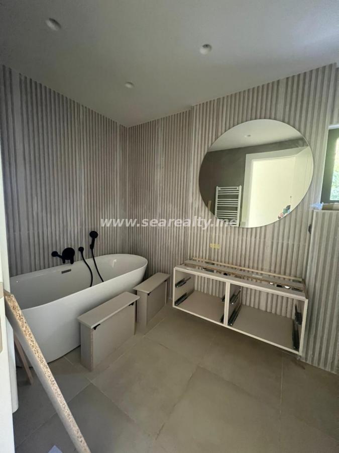 Gallery image 24