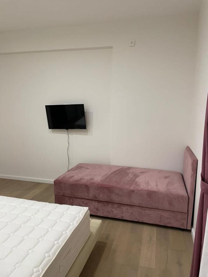 Gallery image 12