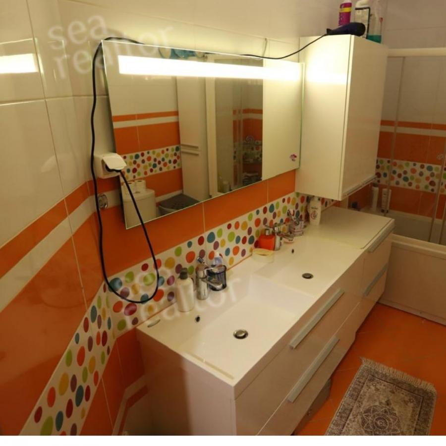 Gallery image 9