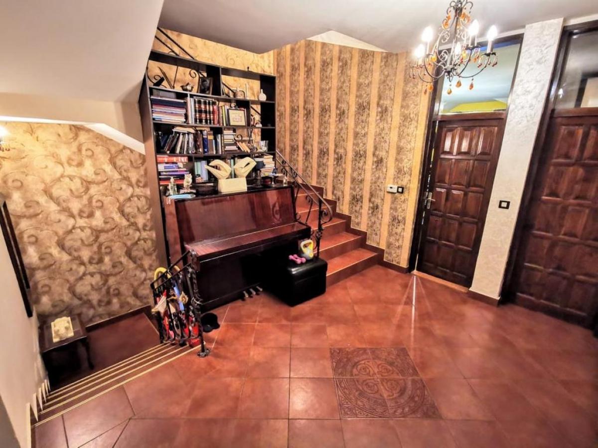 Gallery image 4