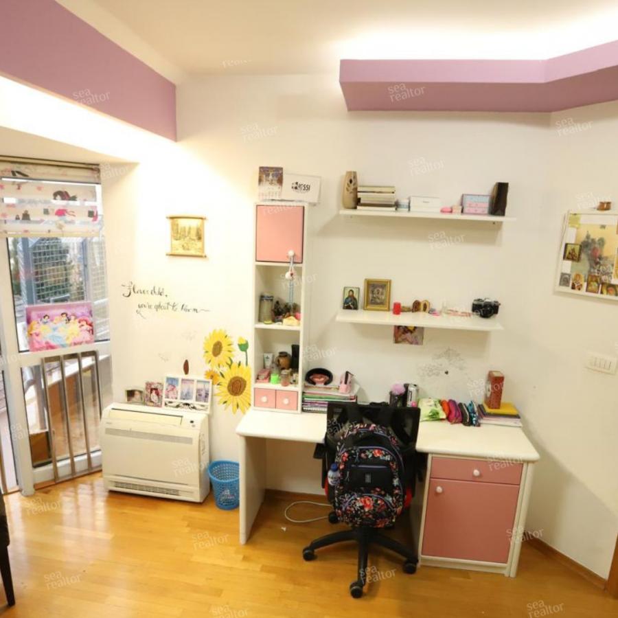 Gallery image 8