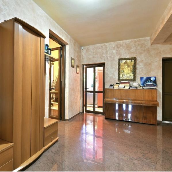 Gallery image 8