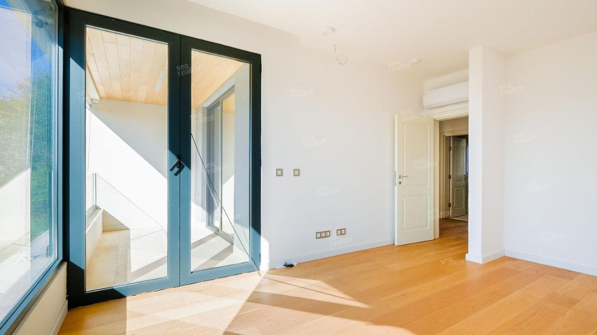 Gallery image 8