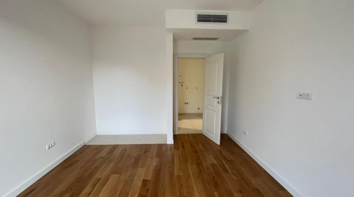 Gallery image 9