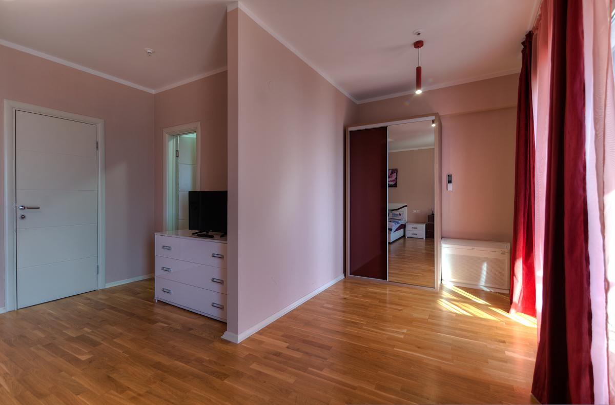 Gallery image 13