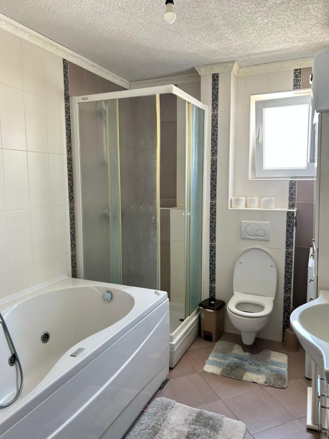 Gallery image 7