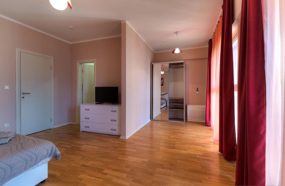 Gallery image 15