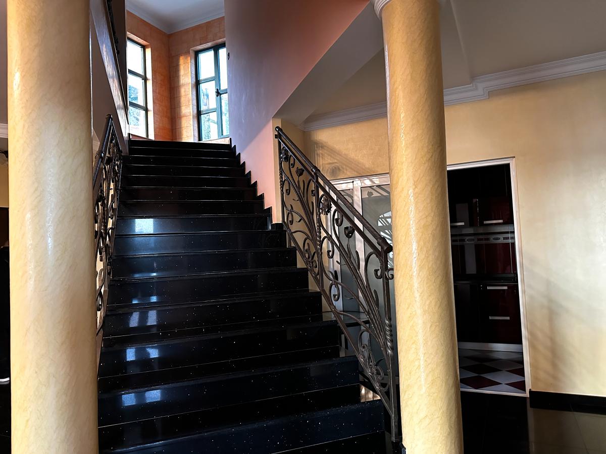 Gallery image 6