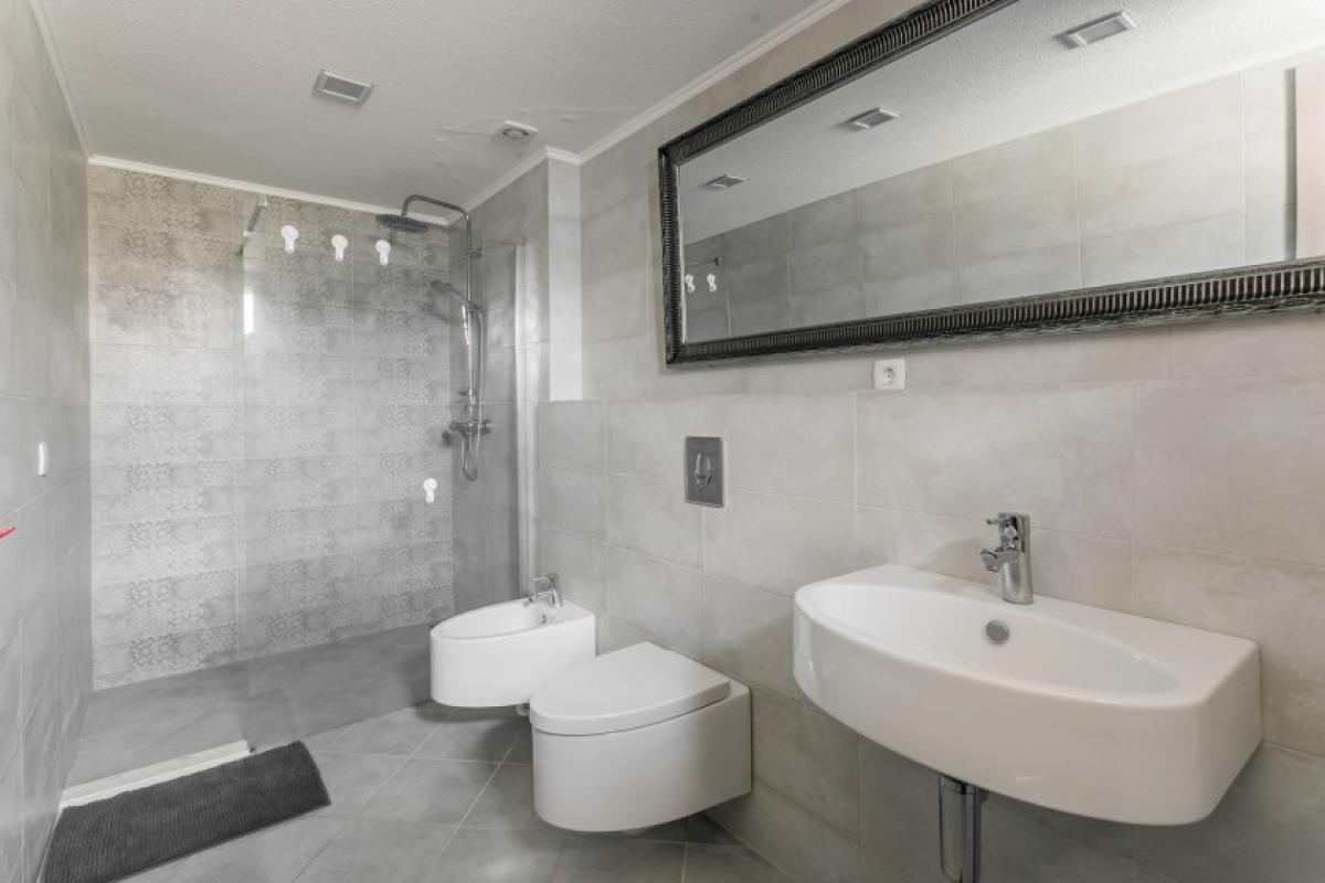 Gallery image 8