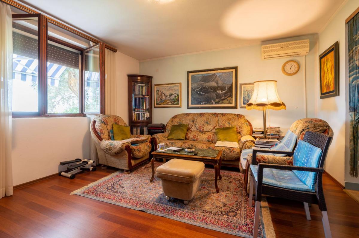 Gallery image 8