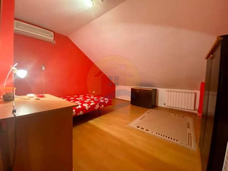 Gallery image 9
