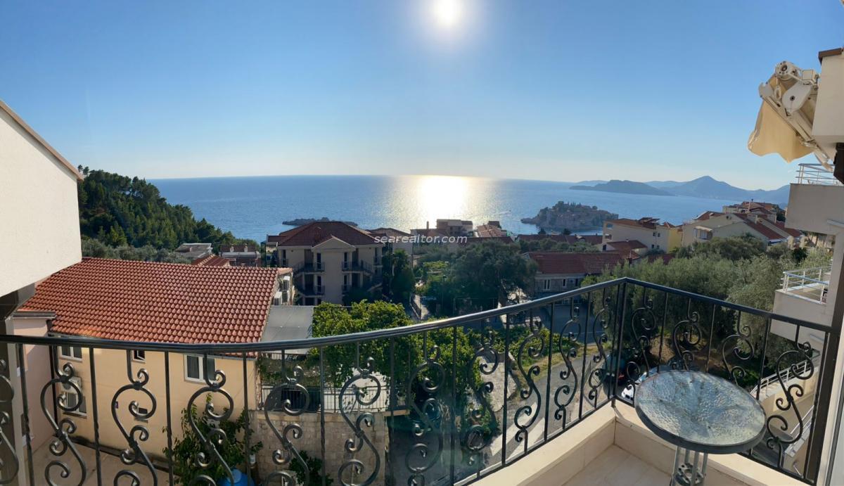 Penthouse in Sveti Stefan with sea view